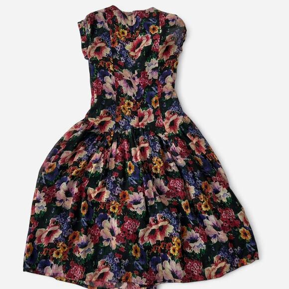 American Vintage Dresses & Skirts - Vintage ARTWORK Floral fit and flare midi dress sweatheart neckline size 4 (XS)